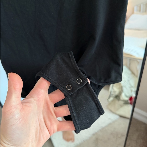 Hollister Black Scoop Neck Short-Sleeve Bodysuit - Picture 4 of 5